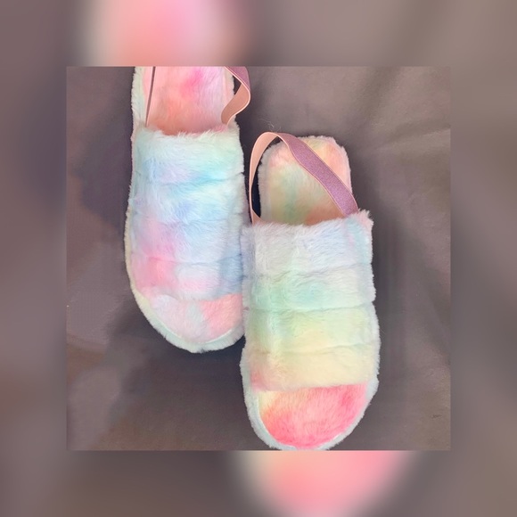 Fluffy Slides - Picture 1 of 1